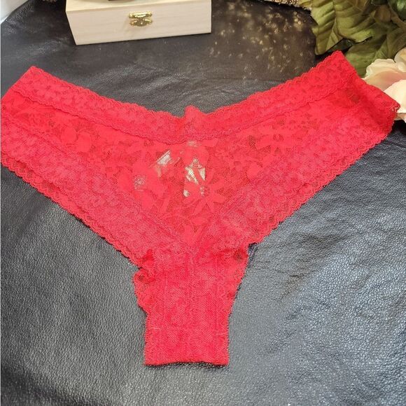 NWT Victoria Secret Cheeky Thong - Picture 2 of 8